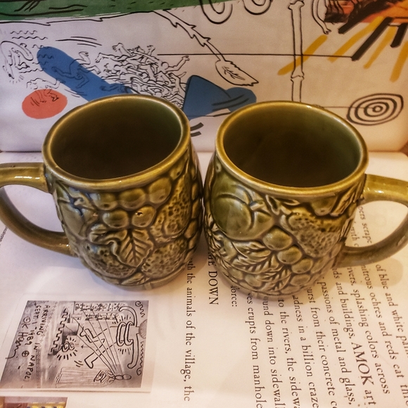 MCM Vintage Avocado Coffee Mugs Set - Picture 3 of 8